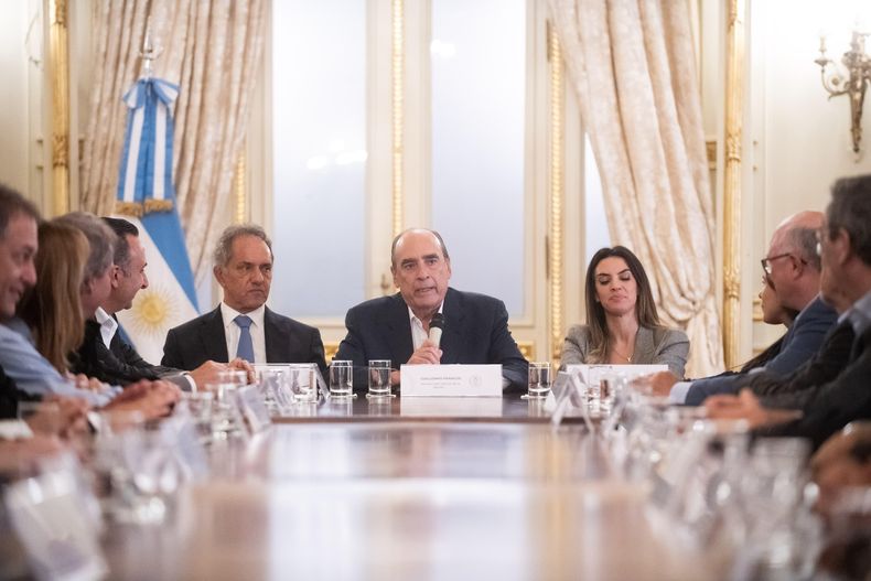 El gobierno de Javier Milei anuncia paliativos para el sector turísticos