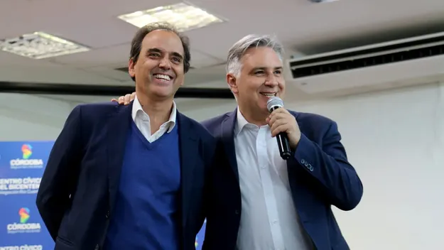 El legislador Juan Manuel Llamosas y el gobernador de Córdoba, Martín Llaryora.