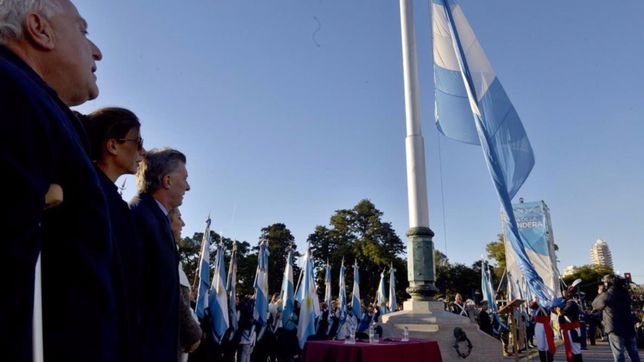 bullrich justifico las vallas que cerraron el acceso al acto en rosario