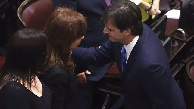 cfk se solidarizo con esteban bullrich, su rival de mil batallas