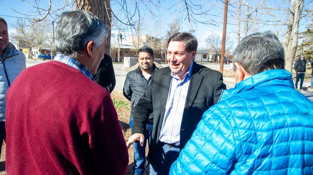 mendoza: una encuesta pone al peronista parisi a la par de de marchi