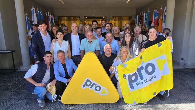 Juan Martín y Sergio Capozzi, en el centro. El PRO Río Negro se encamina a renovar autoridades en poco tiempo.