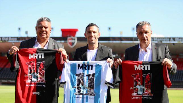 Chiqui Tapia e Ignacio Astore, en la previa al partido homenaje a Maxi Rodríguez en Rosario.