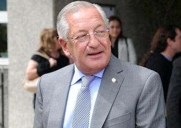 El ex gobernador Fellner se presentó ante la Justicia y quedó detenido
