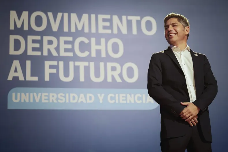 Axel Kicillof muestra por goteo su 