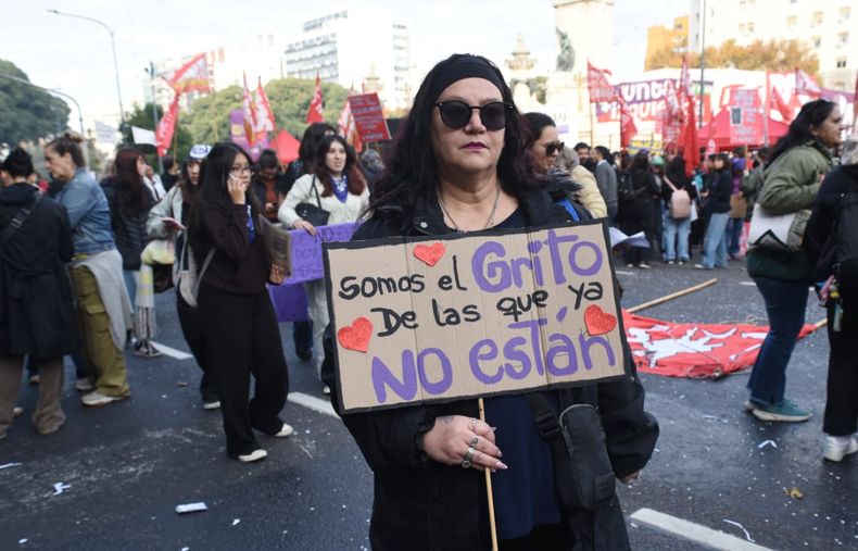 Ni una menos: marcha feminista frente al Congreso.