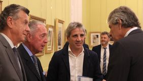 Toto Caputo y las autoridades de la UIA