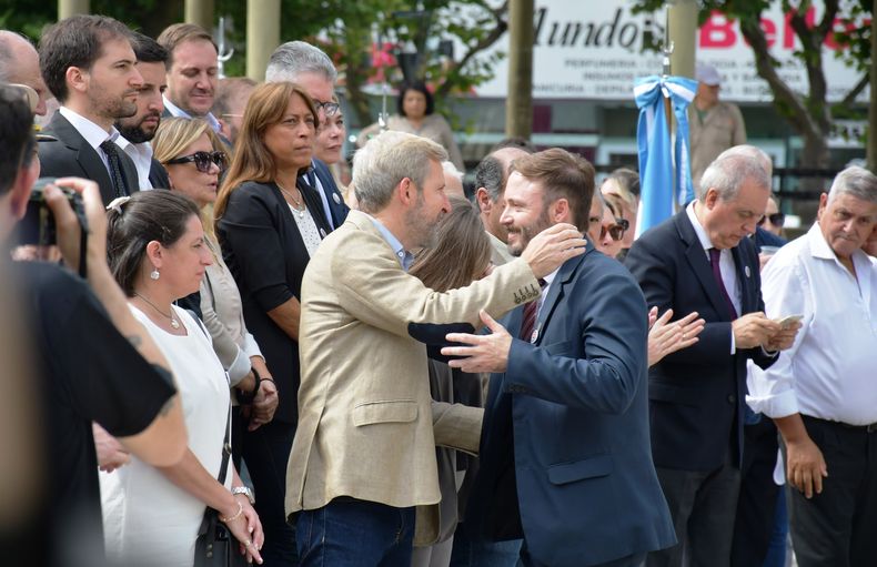Rogelio Frigerio estuvo en Concordia junto a Francisco Azcué, este 29 de noviembre, en el acto por el aniversario de la ciudad. 