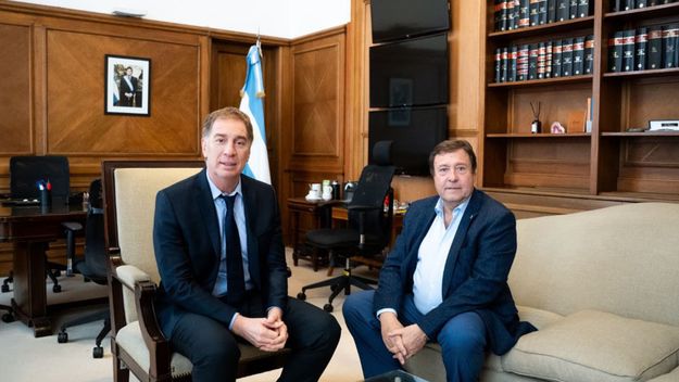 Alberto Weretilneck junto a Diego Santilli en Casa Rosada.&nbsp;