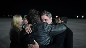 Javier Milei y su abrazo con Lisandro Catalán en Tucumán.