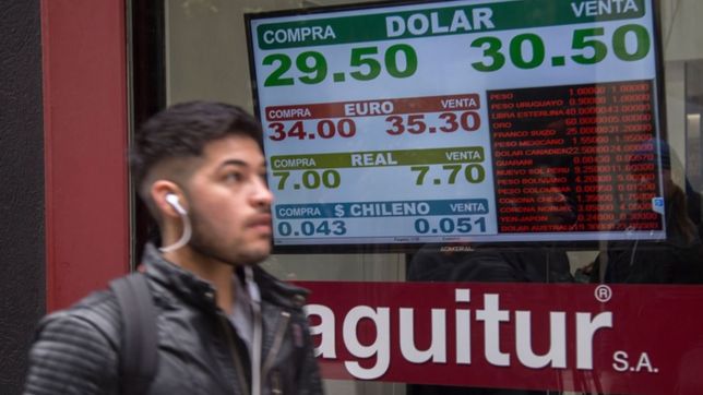 imparable, el dolar perfora los $30 y marca un nuevo record historico