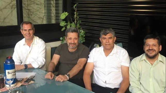 santa maria y roberto con el presidente de la villa 21-24