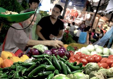 Otro massazo en abril: una familia necesita 203.361 pesos para no caer en la pobreza