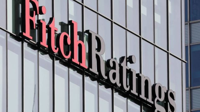 fitch baja a ?negativo? su panorama sobre la deuda argentina