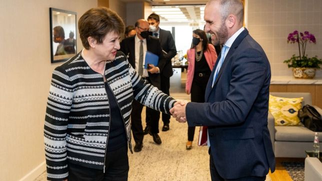 el bcra compro u$s 536 millones y alcanzo una meta acordada con el fmi