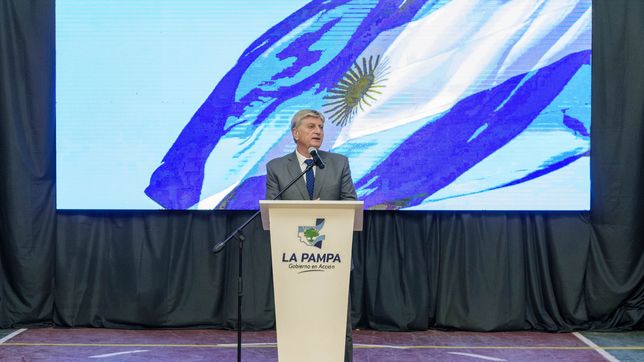 No hay libertad si la administran los poderosos, dijo el gobernador de La Pampa Sergio Ziliotto en el acto del 9 de Julio que se hizo en la provincia.