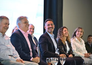 Miguel Siciliano junto al gobernador de Córdoba Martín Llaryora y Juan Schiaretti.