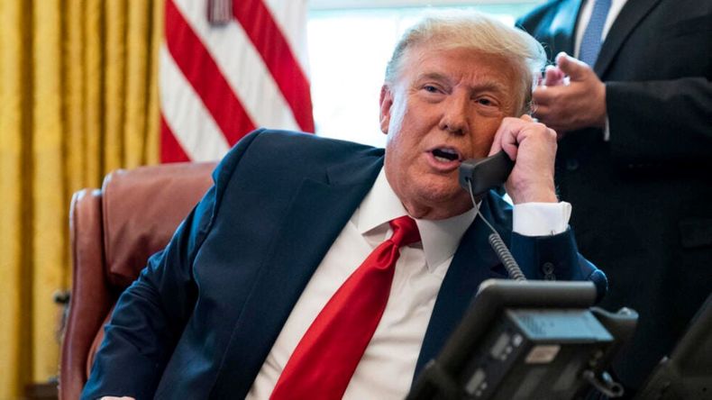 Cómo es el mapamundi que Donald Trump configura a martillazos