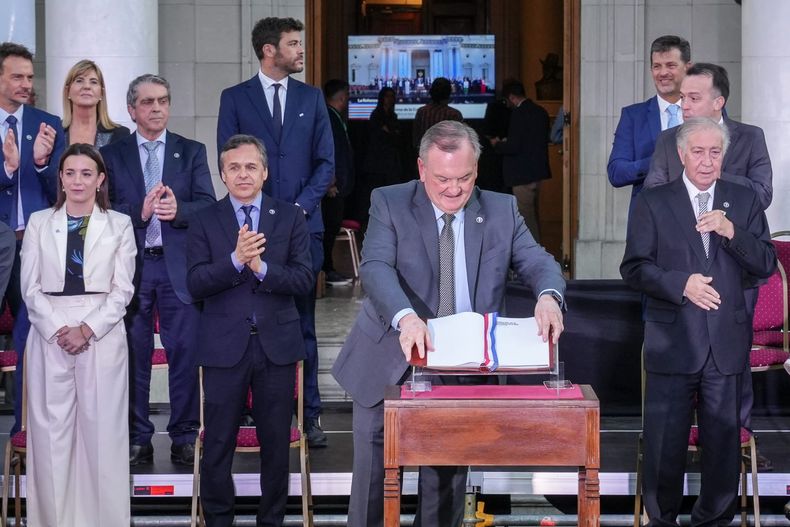 Felipe Michlig, actual presidente del Senado, y la nueva Constitución de Santa Fe