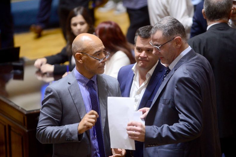 Agust&iacute;n Forchieri y Adri&aacute;n Urreli, diputados del PRO. La designaci&oacute;n de Diego Santilli podr&iacute;a cambiar el mapa.