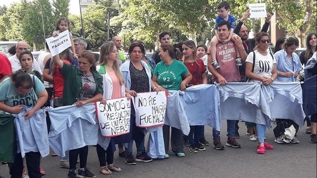 chivilcoy: duro cruce de ex operarios de paqueta con el intendente