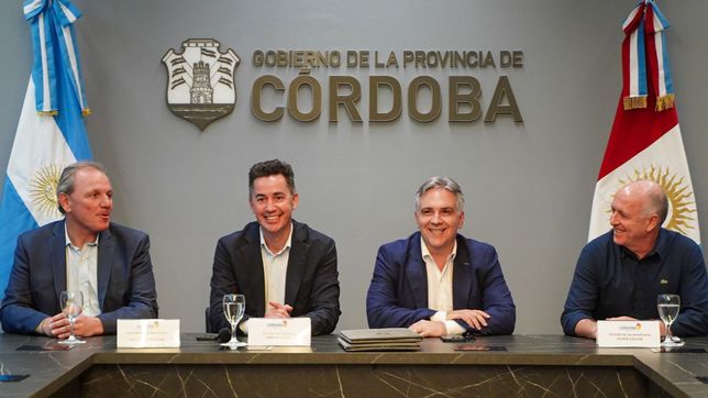 Martín Llaryora y Manuel Calvo relanzaron el Acuerdo Federal con autoridades municipales de Córdoba.