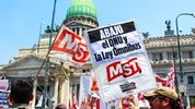 La izquierda protesta frente al Congreso de la Nación. Foto: @Cele_Fierro (Legisladora porteña) La izquierda protesta frente al Congreso de la Nación. Foto: @Cele_Fierro (Legisladora porteña)
