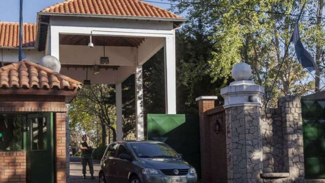 alberto fernandez recibe a javier milei en olivos para dar inicio a la transicion