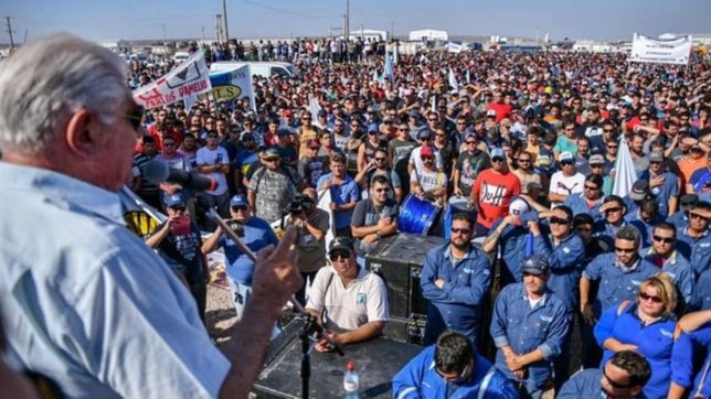 acuerdo entre petroleros y gremios por los despidos en vaca muerta