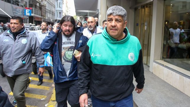 pablo moyano define su salida de la cgt en una reunion de camioneros