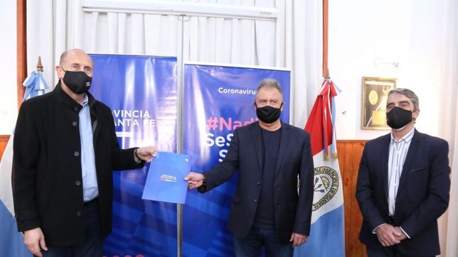 perotti lima asperezas con la legislatura y manda $250 millones extras al senado