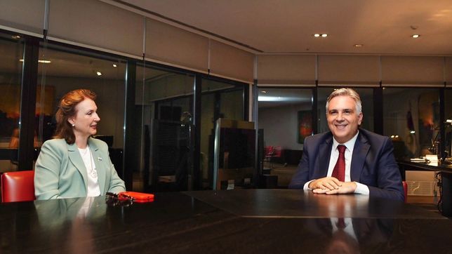 Diana Mondino y Martín Llaryora.