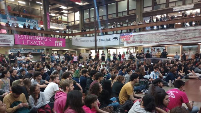 El Gobierno propone la mitad de lo que piden las universidades para 2025: ¿cuánta plata falta?