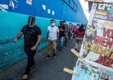 Un sindicalista de izquierda vencía en Perú y esperaba rival para el ballotage