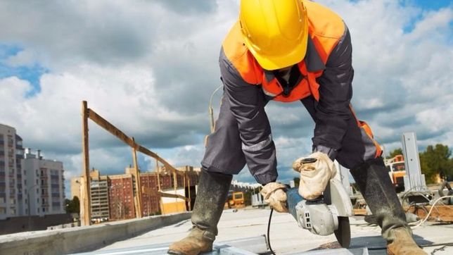 Gestión Javier Milei: en 2024, la construcción acumula una caída de 32%