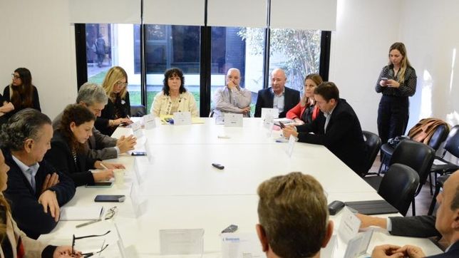 Primera reunión de la Comisión&nbsp; de análisis previsional que integran el Ejecutivo, la Legislatura y los gremios estatales.