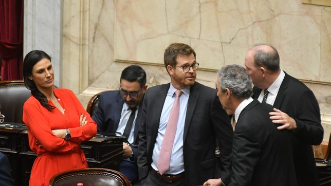 Universidades y Garrahan: Lisandro Catalán pierde apoyo y al Gobierno se le complica sostener los vetos