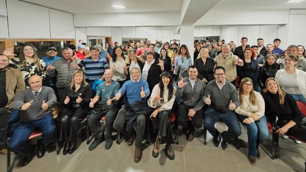 La Libertad Avanza de Tierra del Fuego aprovechó los actos por Malvinas para marcarle la cancha a Melella.