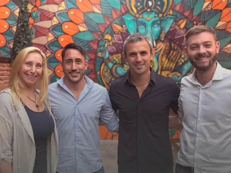 Karina Milei y Martín Menem junto a las dos referencias de LLA en La Pampa: Nicolás Boschi y Luciano Ortiz, protagonistas de la grieta a cielo abierto.