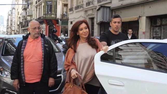 como no vota, cristina buscara pantalla con aparicion en el patria