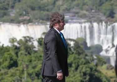 Javier Milei en las Cataratas del Iguazú, en Misiones.