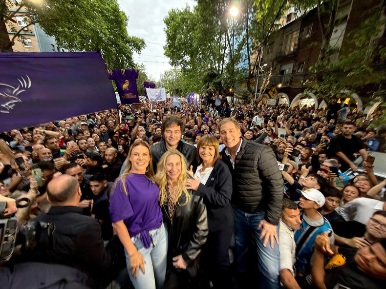 Javier Milei, Karina MIlei, Patricia Bullrich, Diego Santilli y Karen Reichardt.