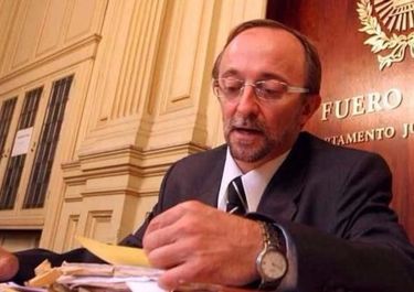 A un paso del juicio el ex fiscal Fernando Cartasegna da pelea en Tribunales