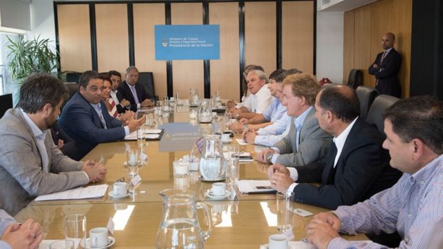 el gobierno celebro el faltazo de los gordos para desinflar la marcha del 22 f