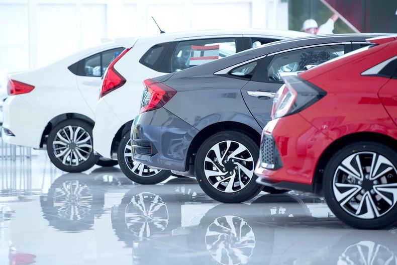 Javier Milei entrega el mercado local a los autos importados Javier Milei entrega el mercado local a los autos importados