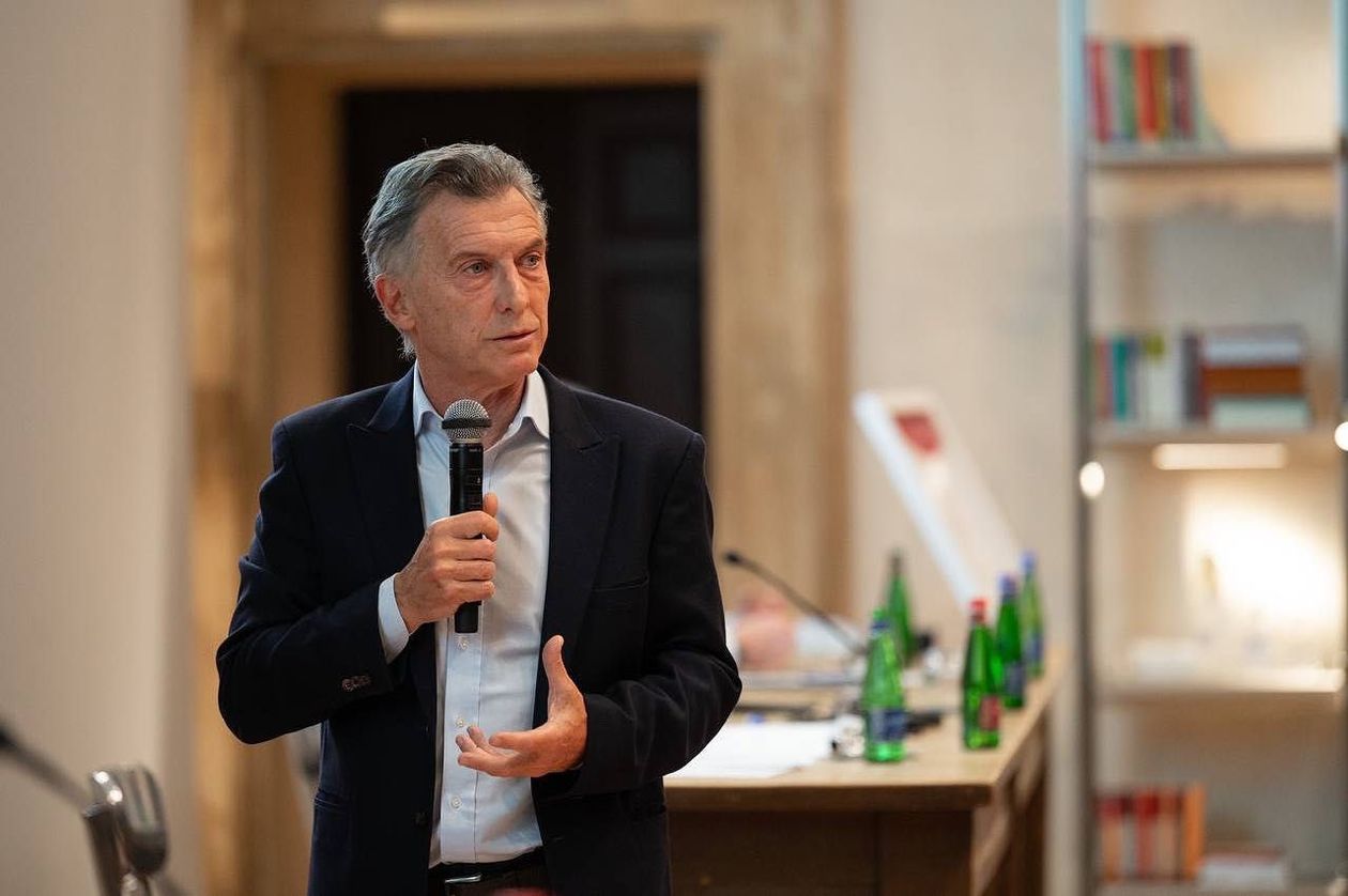 El expresidente Macri durante una charla en la Universidad de Bologna.