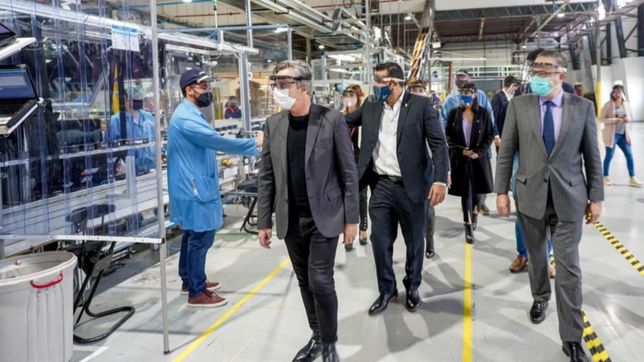 la macro aguanta: el gobierno apuesta a la industria y la construccion