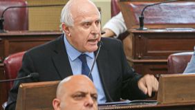 El polvorín santafesino, renovado con Lifschitz en cancha y Perotti con ley