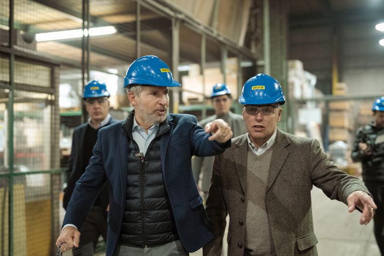 Frigerio en la empresa Itasa, líder en la fundición de acero, la primera en adherirse al RIGI provincial. 