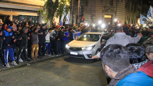 el juez gallardo se colo en el vallas-gate y ordeno levantar el operativo